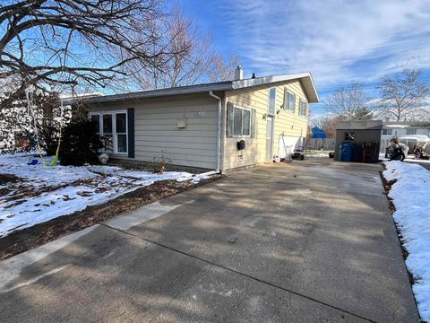 Photo of 2038 Shaw Avenue, Peru, IN 46970 (MLS # 202600731)