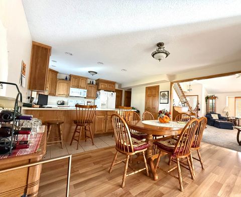 Tiny photo for 927 Woodridge Court, Decatur, IN 46733 (MLS # 202541355)