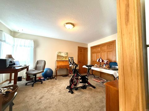 Tiny photo for 927 Woodridge Court, Decatur, IN 46733 (MLS # 202541355)