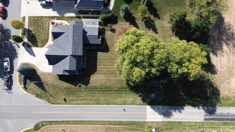 Tiny photo for 927 Woodridge Court, Decatur, IN 46733 (MLS # 202541355)