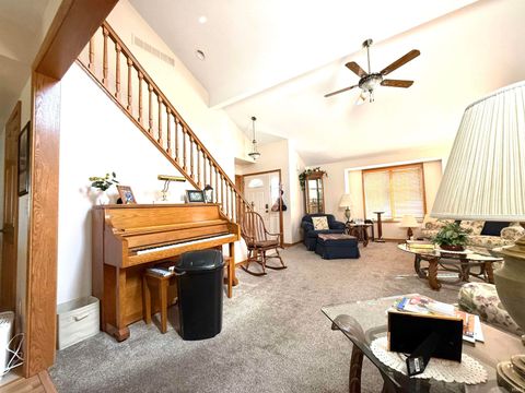 Tiny photo for 927 Woodridge Court, Decatur, IN 46733 (MLS # 202541355)