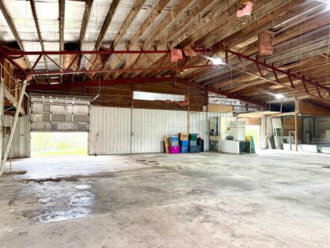 Tiny photo for 650 S Pennsylvania Street, Marion, IN 46952 (MLS # 202612754)