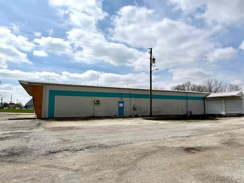 Tiny photo for 650 S Pennsylvania Street, Marion, IN 46952 (MLS # 202612754)