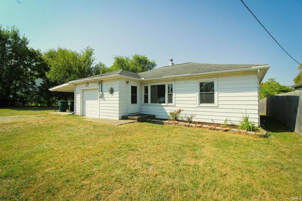 Photo of 2717 S Meeker Avenue, Muncie, IN 47302 (MLS # 202538056)