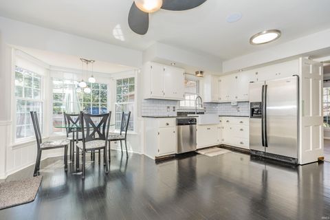 Tiny photo for 7127 Taylor Avenue, Evansville, IN 47715 (MLS # 202612902)