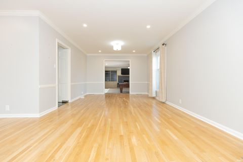 Tiny photo for 7127 Taylor Avenue, Evansville, IN 47715 (MLS # 202612902)
