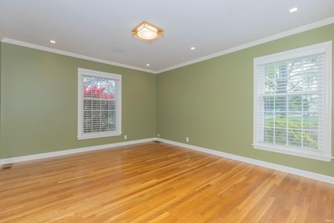 Tiny photo for 7127 Taylor Avenue, Evansville, IN 47715 (MLS # 202612902)