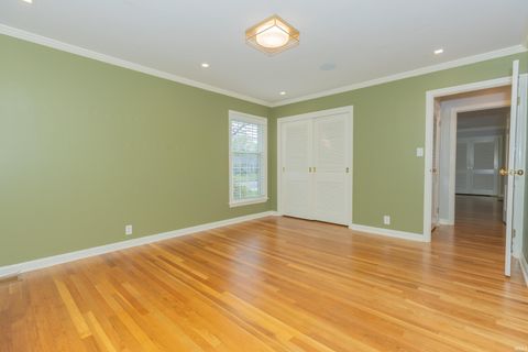 Tiny photo for 7127 Taylor Avenue, Evansville, IN 47715 (MLS # 202612902)