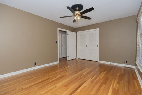 Tiny photo for 7127 Taylor Avenue, Evansville, IN 47715 (MLS # 202612902)