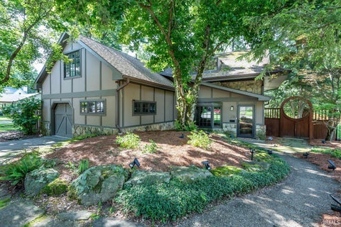 Photo of 1016 E Maxwell Lane, Bloomington, IN 47401 (MLS # 202643290)