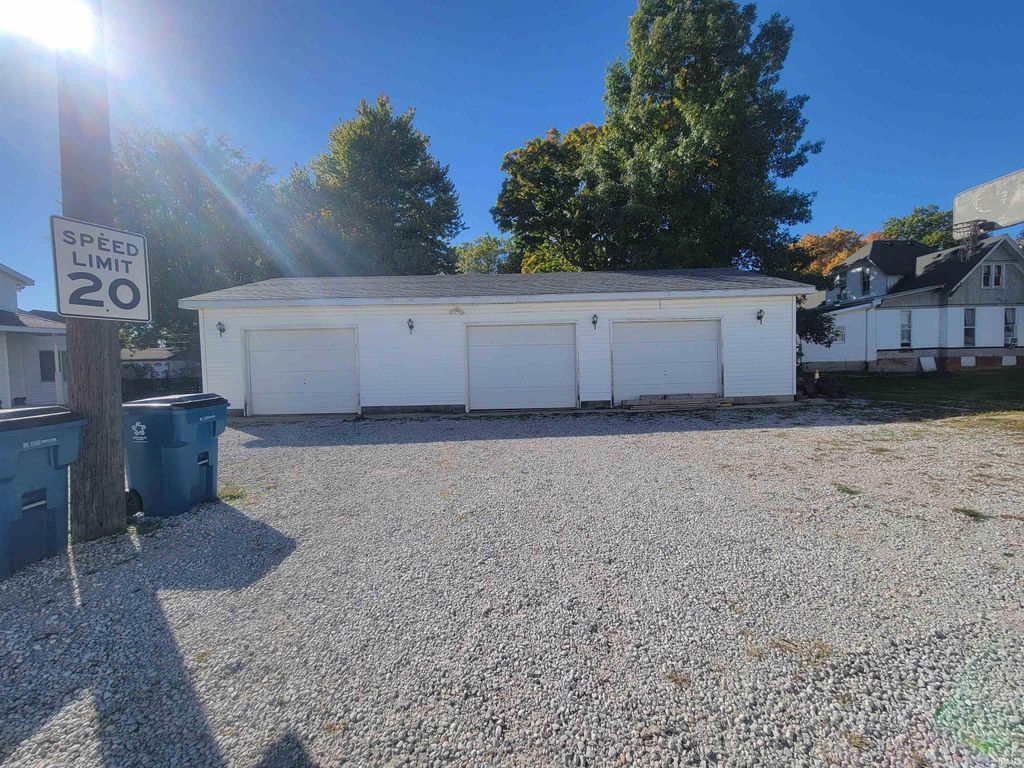 Photo of 120 S Elm Street, Fairmount, IN 46928 (MLS # 202542116)