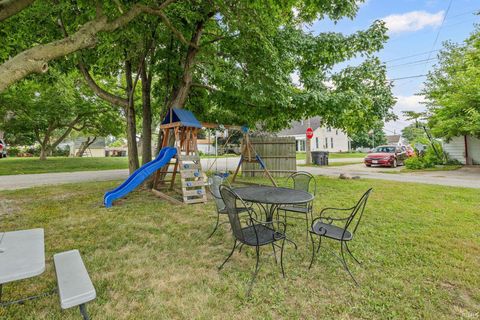 Tiny photo for 807 S 20th Street, Lafayette, IN 47905 (MLS # 202532043)