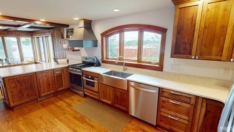 Tiny photo for 4954 E Bayfront Court, Monticello, IN 47960 (MLS # 202535802)