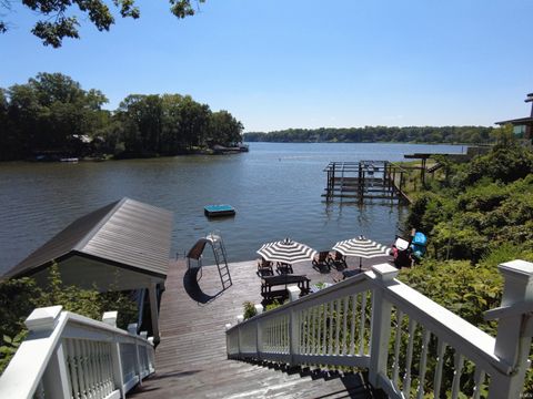 Tiny photo for 4954 E Bayfront Court, Monticello, IN 47960 (MLS # 202535802)