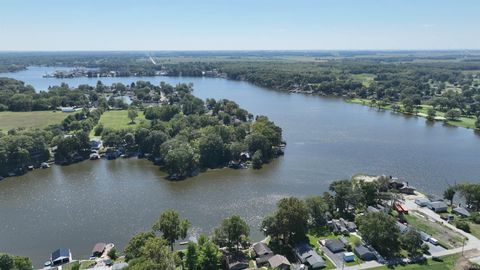 Tiny photo for 4954 E Bayfront Court, Monticello, IN 47960 (MLS # 202535802)