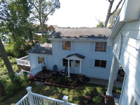 Tiny photo for 4954 E Bayfront Court, Monticello, IN 47960 (MLS # 202535802)