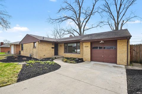 Photo of 2008 Dorwood Drive, South Bend, IN 46617 (MLS # 202602696)