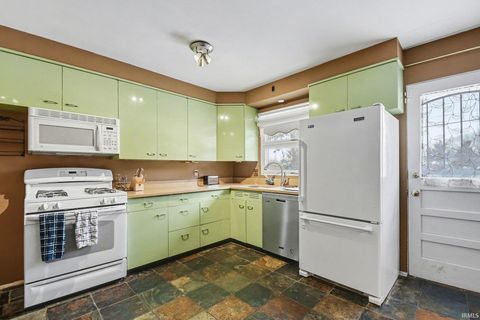 Tiny photo for 2008 Dorwood Drive, South Bend, IN 46617 (MLS # 202602696)