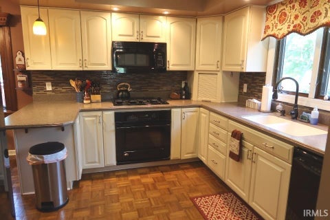 Tiny photo for 103 Western Hills Drive, Mount Vernon, IN 47620 (MLS # 202629800)