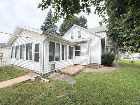 Tiny photo for 300 Humphrey Street, Logansport, IN 46947 (MLS # 202628799)