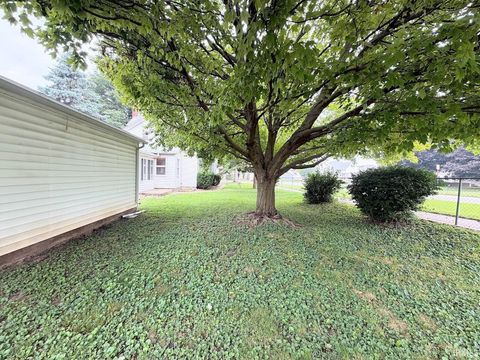 Tiny photo for 300 Humphrey Street, Logansport, IN 46947 (MLS # 202628799)