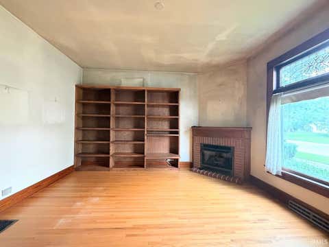 Tiny photo for 300 Humphrey Street, Logansport, IN 46947 (MLS # 202628799)