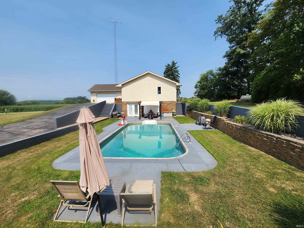 Photo of 4352 S 300 E, Warsaw, IN 46580 (MLS # 202630281)