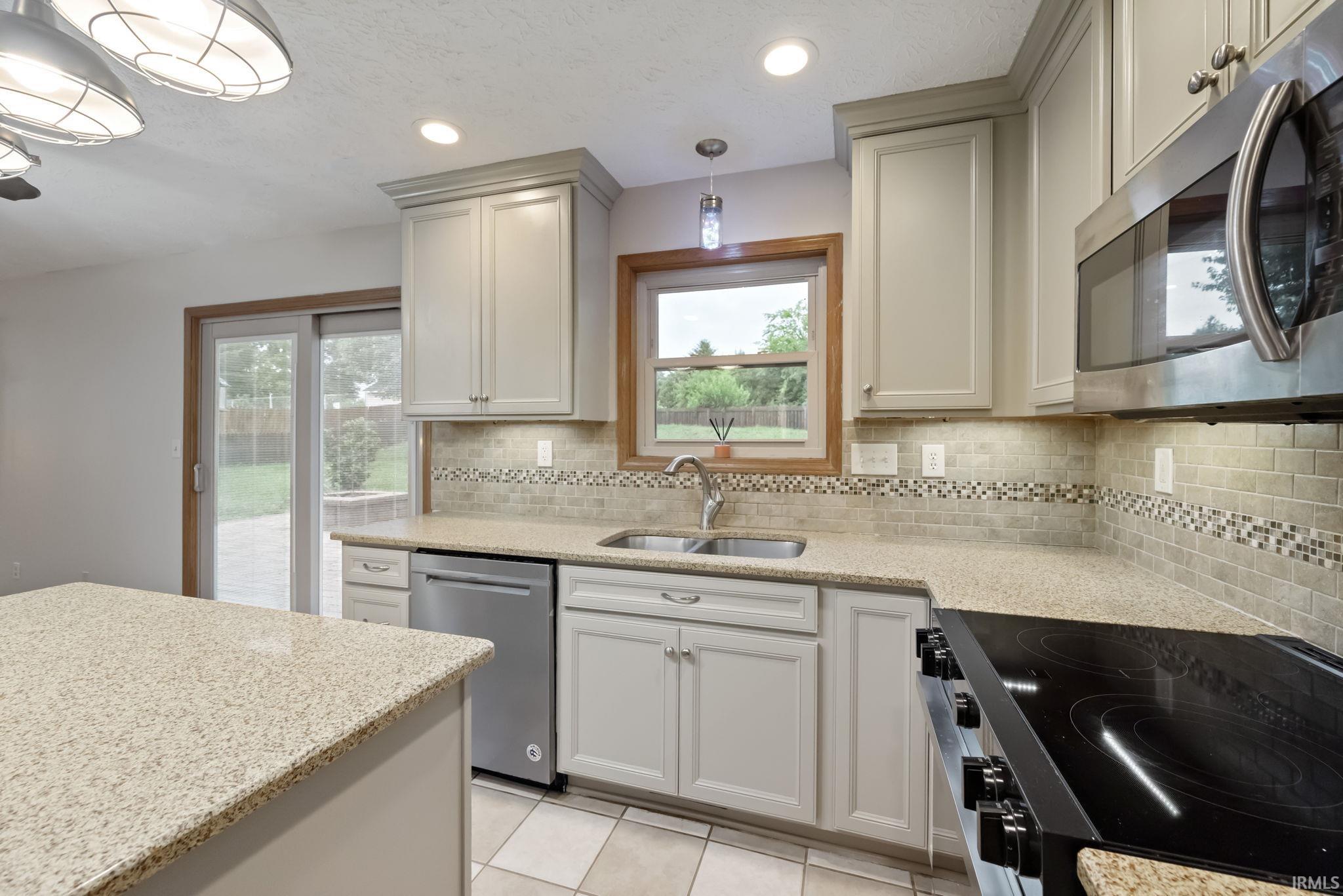 Lafayette, Indiana 47909, United States, 4 Bedrooms Bedrooms, ,3 BathroomsBathrooms,Residential,Pending,157216