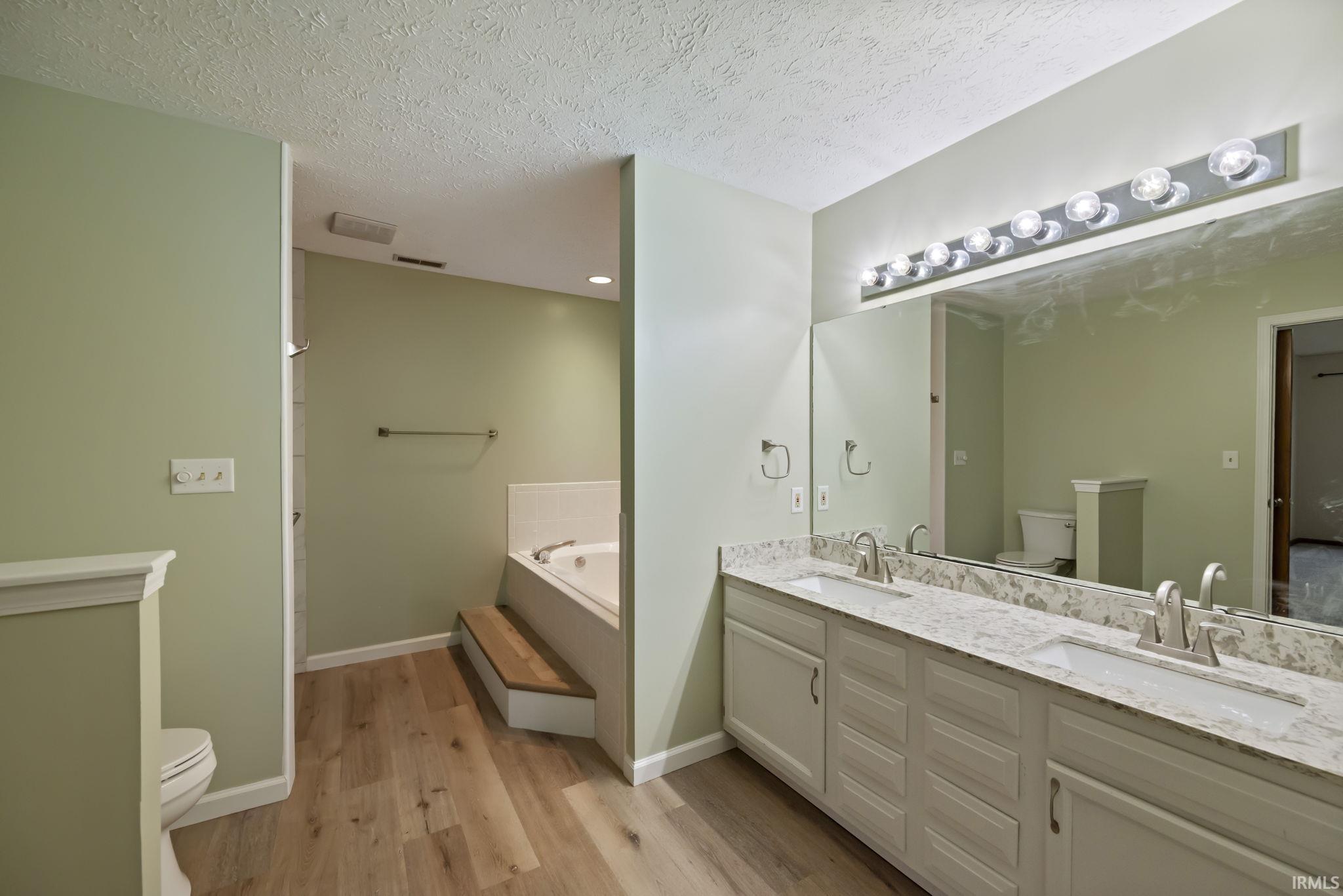 Lafayette, Indiana 47909, United States, 4 Bedrooms Bedrooms, ,3 BathroomsBathrooms,Residential,Pending,157216