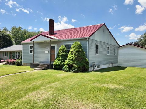 Photo of 438 W 12Th Street, Peru, IN 46970 (MLS # 202624479)