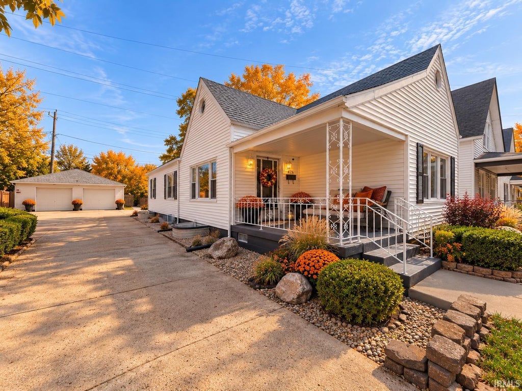 Photo of 426 Kosciuszko Street, South Bend, IN 46619 (MLS # 202640074)