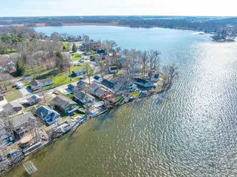 Tiny photo for 2910 Country Club Drive East Drive, Rochester, IN 46975 (MLS # 202608492)