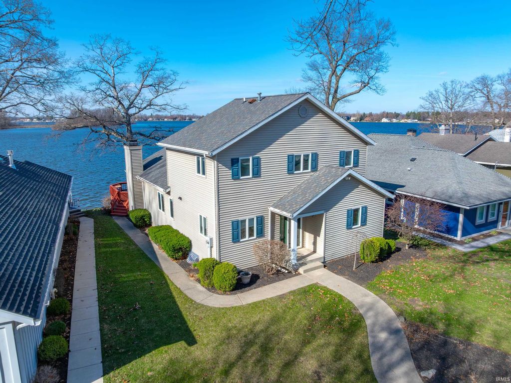 Photo of 2910 Country Club Drive East Drive, Rochester, IN 46975 (MLS # 202608492)