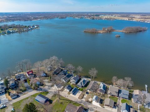 Tiny photo for 2910 Country Club Drive East Drive, Rochester, IN 46975 (MLS # 202608492)