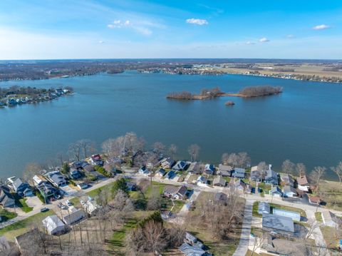 Tiny photo for 2910 Country Club Drive East Drive, Rochester, IN 46975 (MLS # 202608492)