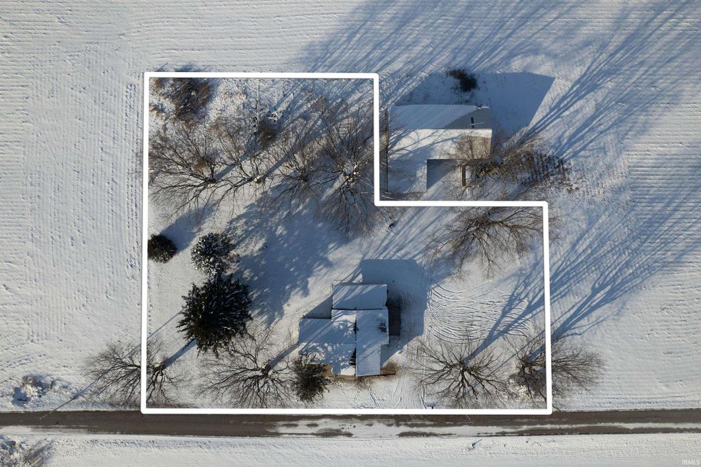 Photo of 5637 N County Road 900 E., Losantville, IN 47354 (MLS # 202548588)