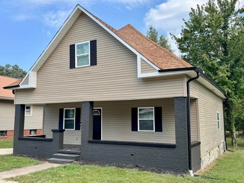 Photo of 114 S Lincoln Street, Oakland City, IN 47660 (MLS # 202638733)