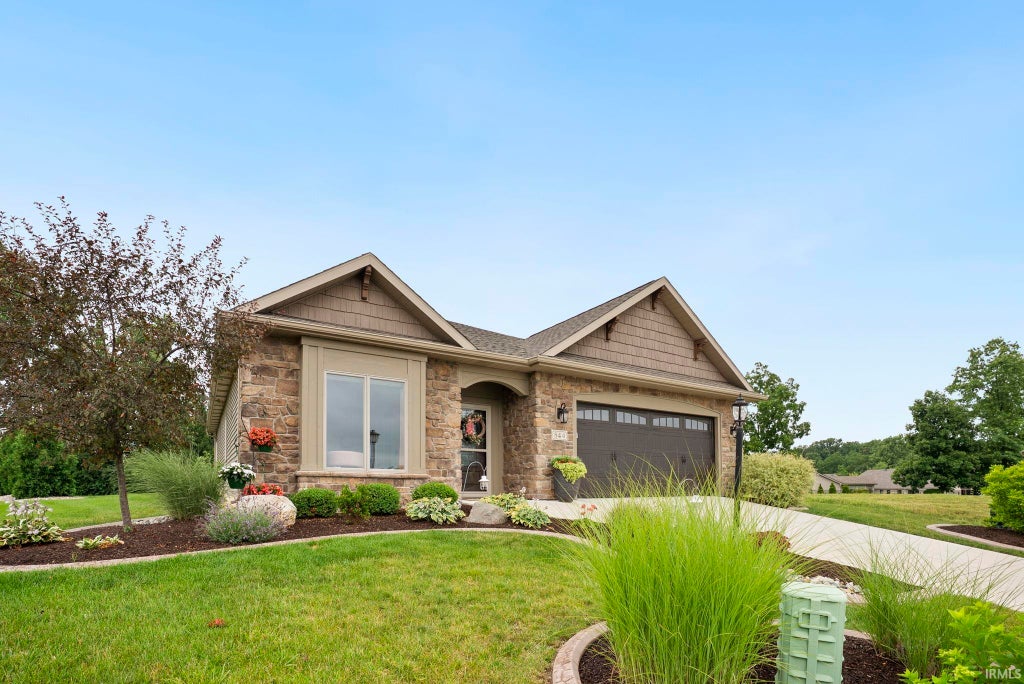 Photo of 844 Songbird Court, Fort Wayne, IN 46825 (MLS # 202627364)