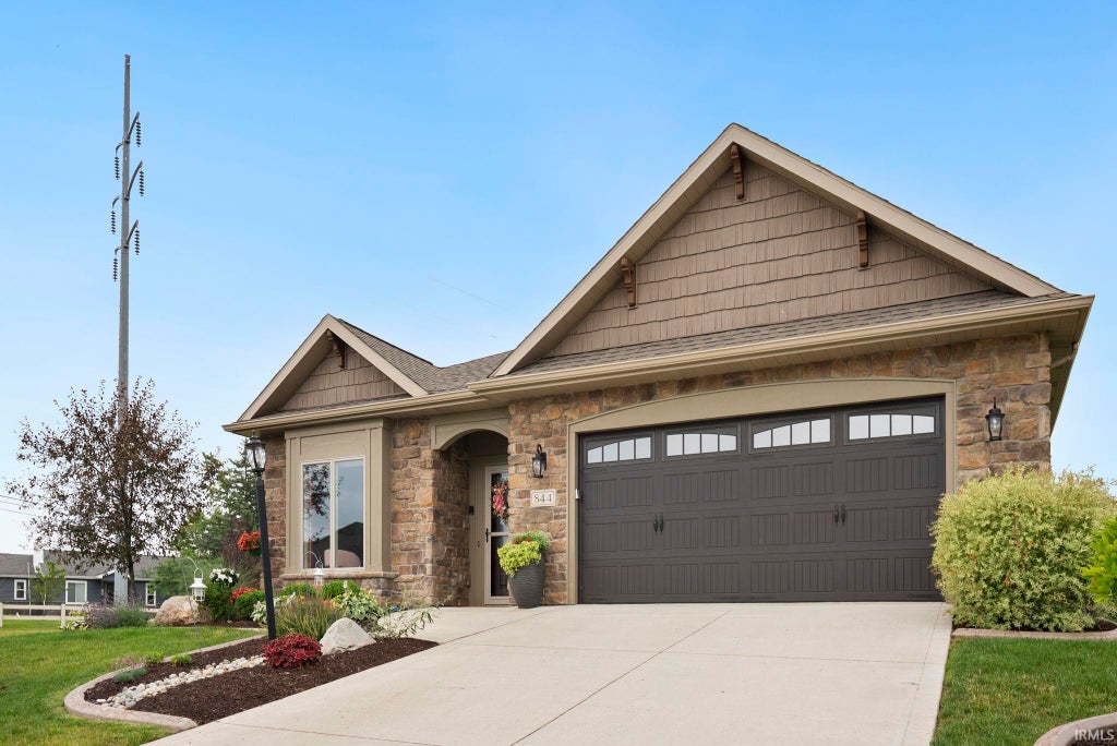 Photo of 844 Songbird Court, Fort Wayne, IN 46825 (MLS # 202627364)