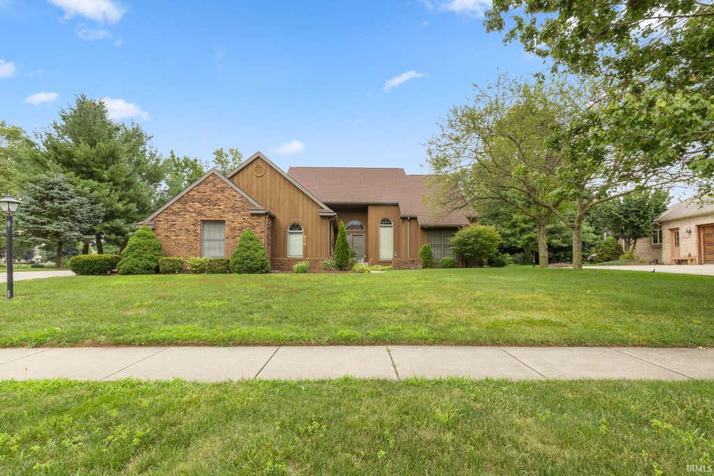 Photo of 910 Foxbriar Lane, Goshen, IN 46526 (MLS # 202633597)