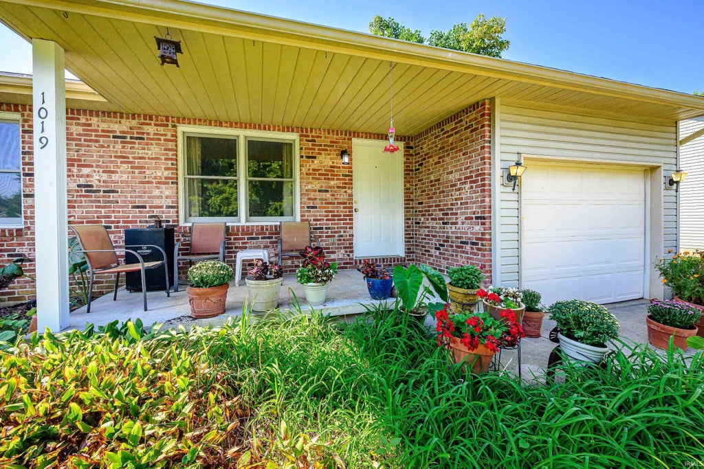 Photo of 1019 W Countryside Lane, Bloomington, IN 47403 (MLS # 202636965)