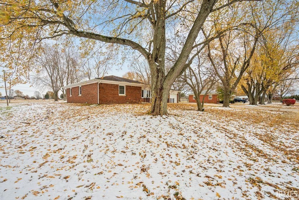 Photo of 4928 E BARNETT Avenue, Sharpsville, IN 46068 (MLS # 202545265)