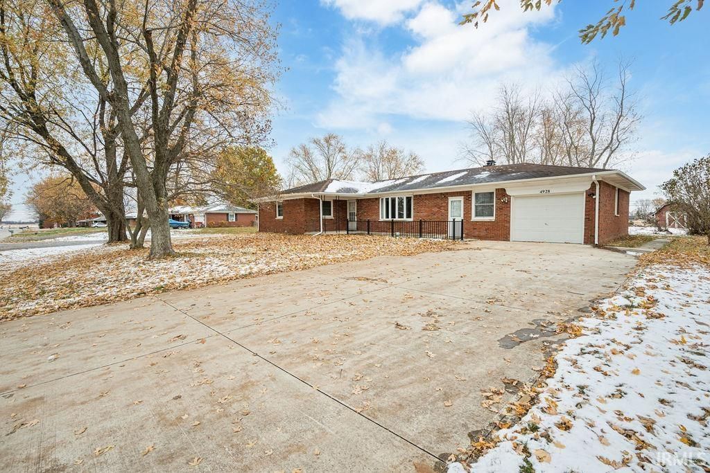 Photo of 4928 E BARNETT Avenue, Sharpsville, IN 46068 (MLS # 202545265)