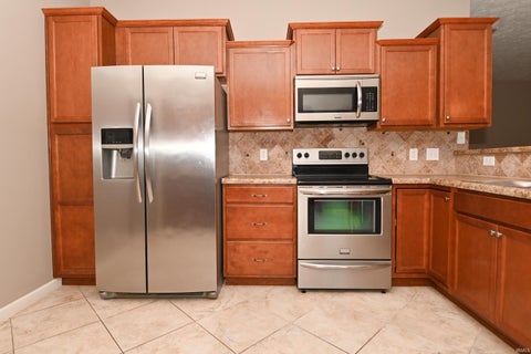 Tiny photo for 1648 Wynterbrooke DR, Kokomo, IN 46901 (MLS # 202629905)