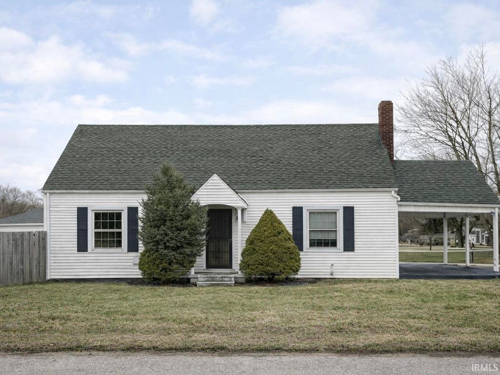 Photo of 4341 S 8Th Street, Terre Haute, IN 47802 (MLS # 202549304)