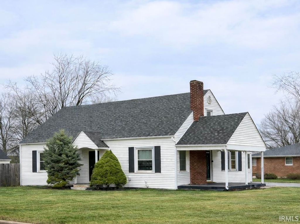 Photo of 4341 S 8Th Street, Terre Haute, IN 47802 (MLS # 202549304)