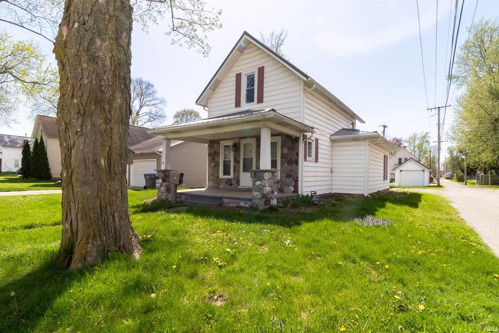 Photo of 152 Metzler Avenue, Nappanee, IN 46550 (MLS # 202614990)