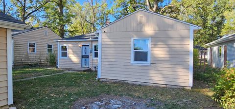 Tiny photo for 4423 Bowser Avenue, Fort Wayne, IN 46806 (MLS # 202545531)