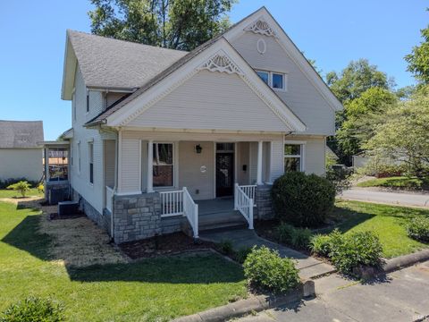 Photo of 224 S First Street, Boonville, IN 47601 (MLS # 202618528)