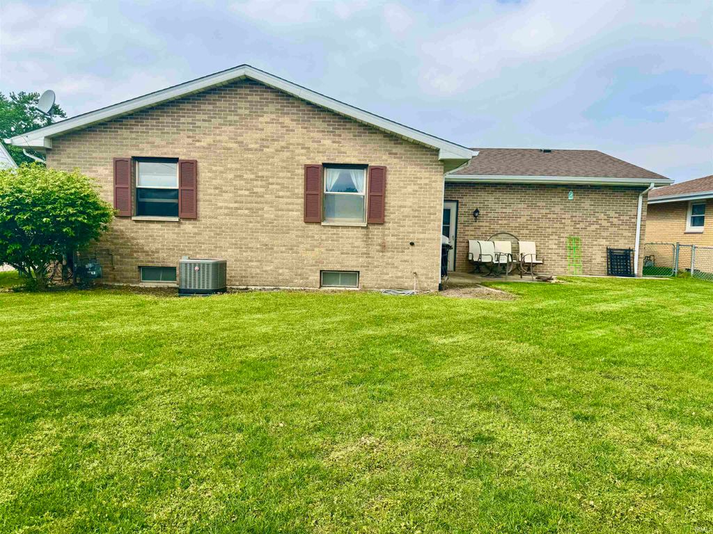 Photo of 543 W 12th Street, Mishawaka, IN 46544 (MLS # 202615889)